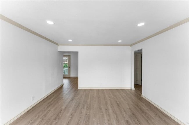 Building Photo - Updated