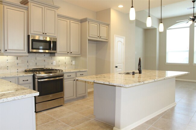 Building Photo - 12102 La Strada St