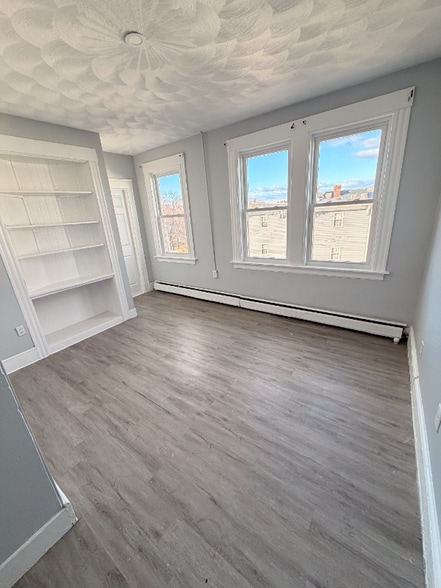 Building Photo - 73 Haverhill St