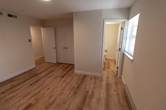 Building Photo - 3310 Belle Meade Dr