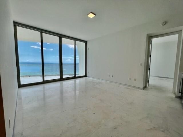 Building Photo - 16901 Collins Ave