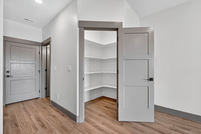 Building Photo - BRAND NEW3 BED 2.5 BATH TOWNHOME WITH 2 STALL GARAGE