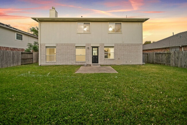 Building Photo - Spacious 4-bedroom in Pearland ISD!