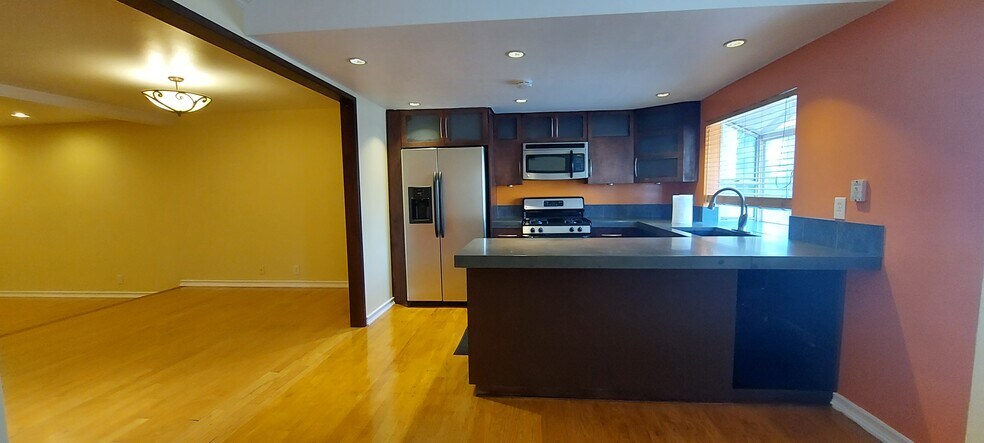 Building Photo - 18721 Hatteras St