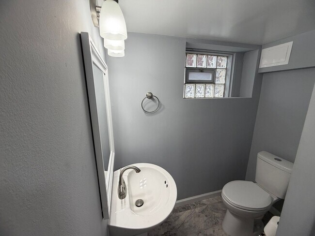 Building Photo - 6611 Kennedy Ave