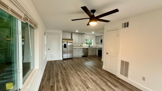 Building Photo - 508 N Main St