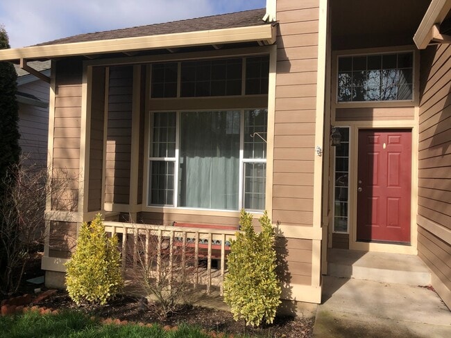 Building Photo - Beautiful 3 Bed + Bonus Room, 2.5 Bath Home!