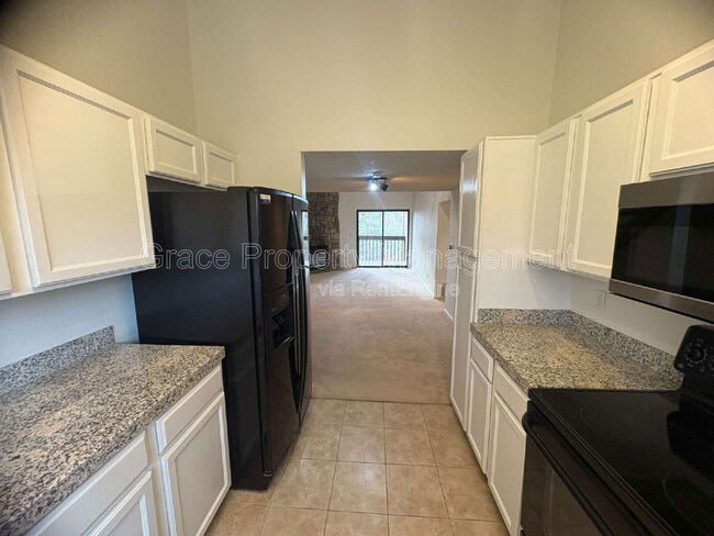 Building Photo - 226 Wright St