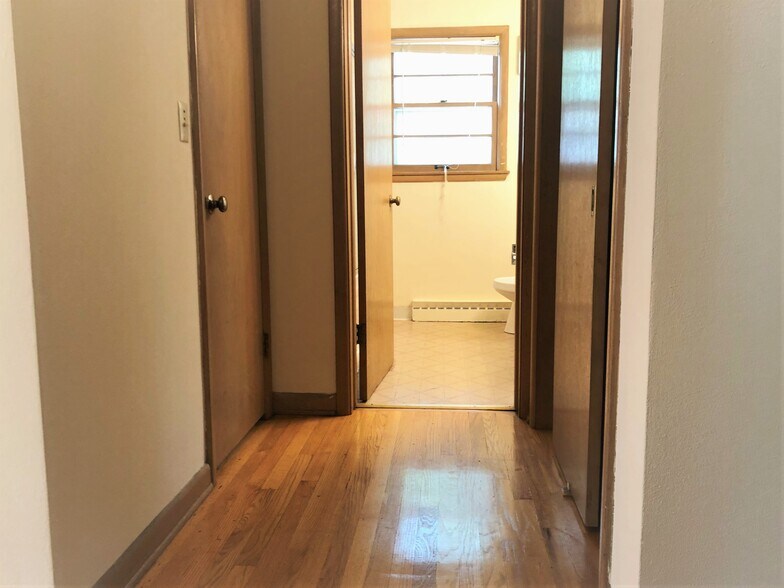 Building Photo - 322 Pawling St