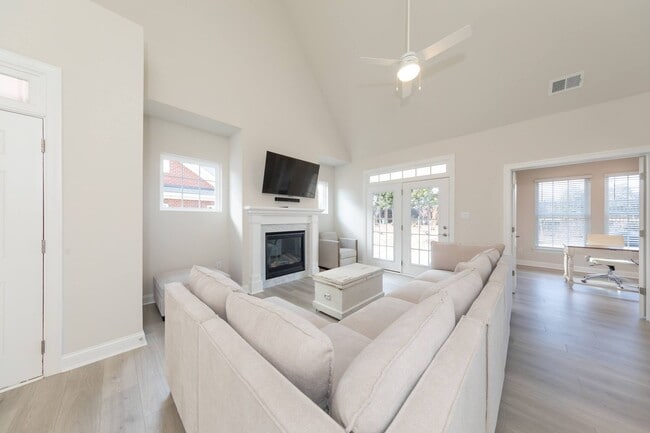 Building Photo - 1224 Treviso Bay