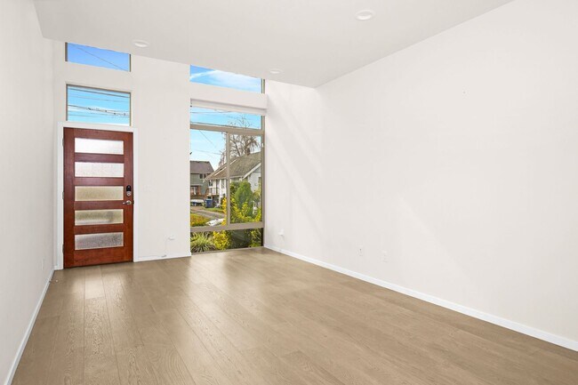 Building Photo - Exceptional 3 bdrm+office Modern Townhome