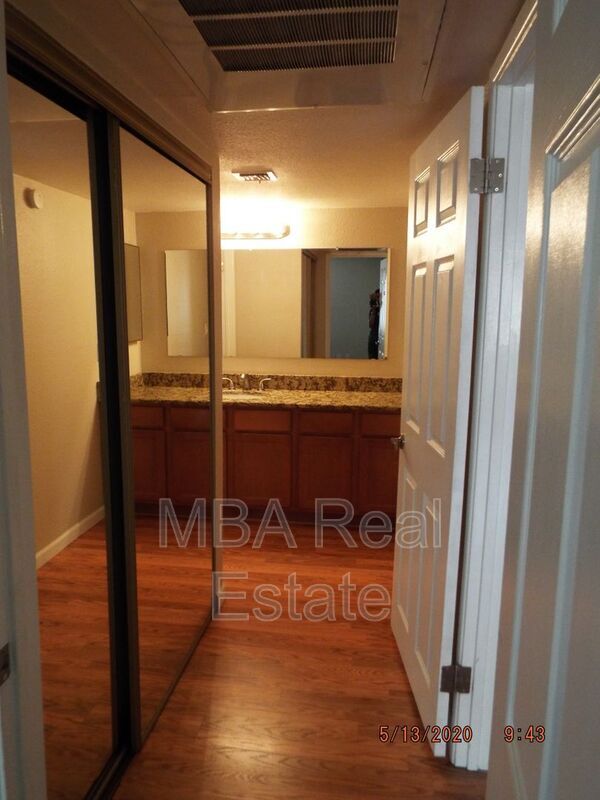 Building Photo - 4554 E Paradise Village Pkwy N