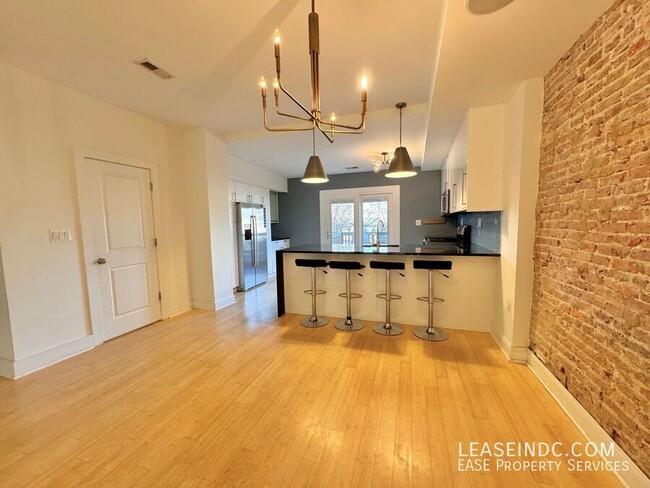 Building Photo - 4716 8th St NW