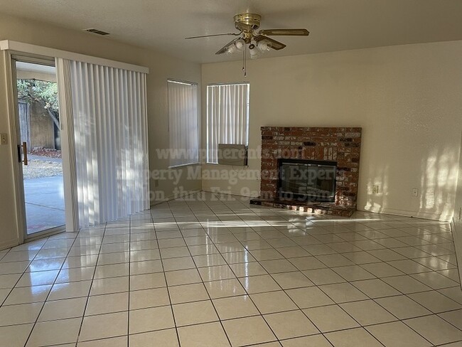 Building Photo - Two Story Home