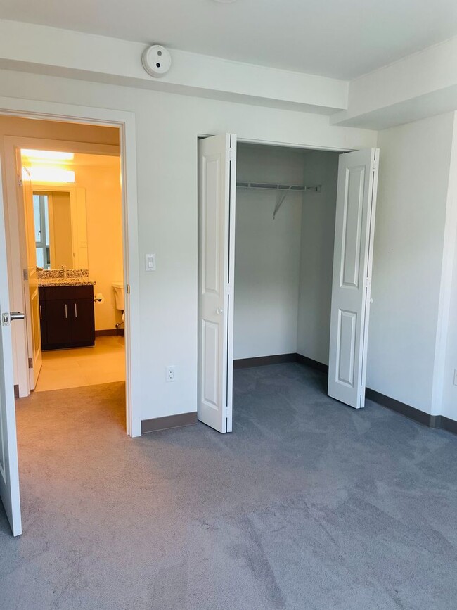 Building Photo - *PET FREINDLY* 3 Bedroom 2 Bathroom 1 Park...