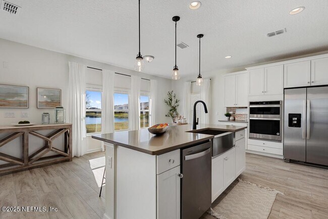 Building Photo - 27 Twilight Ln