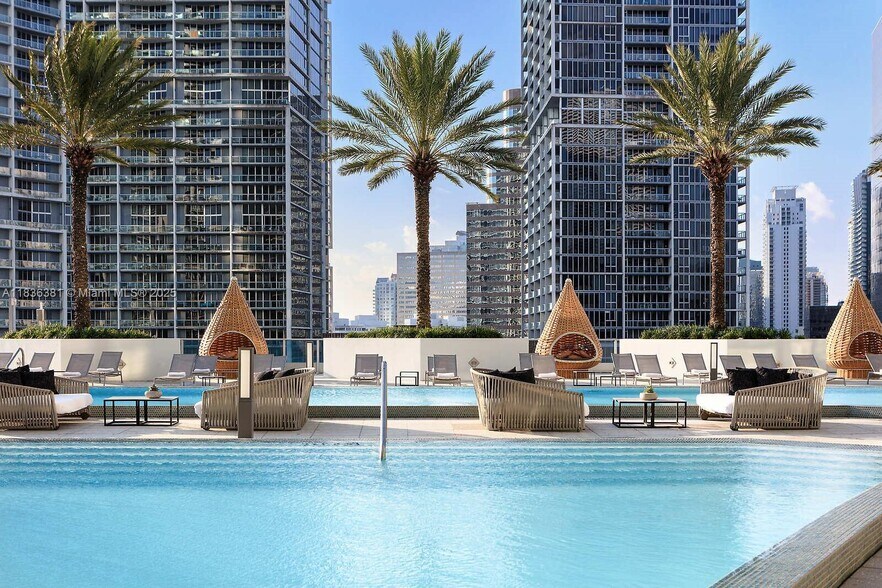 Building Photo - 200 Biscayne Boulevard Way
