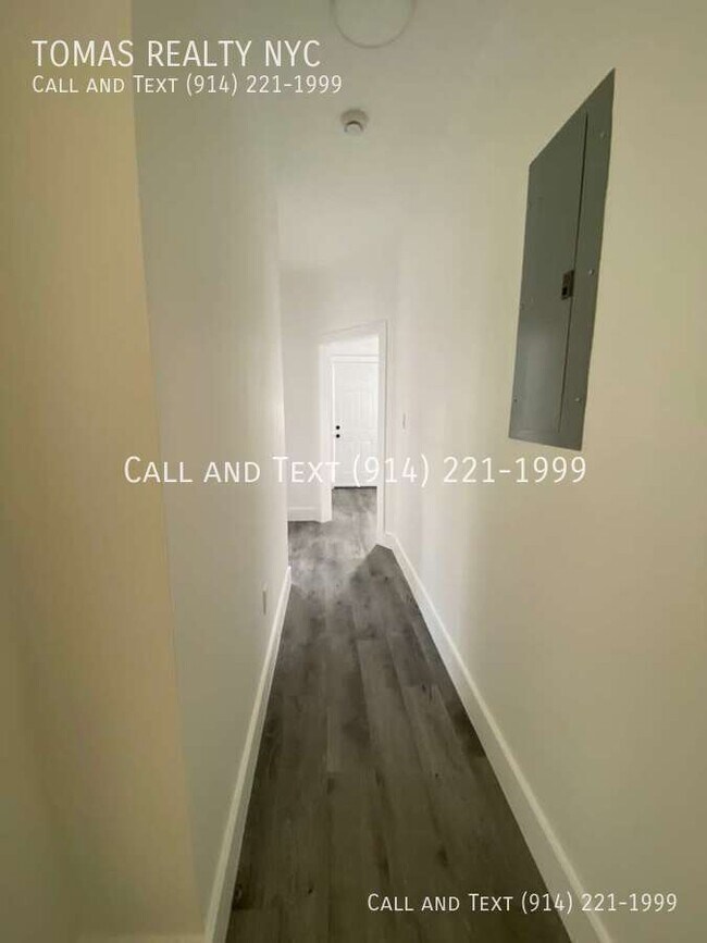 Building Photo - 25 Riverview Pl