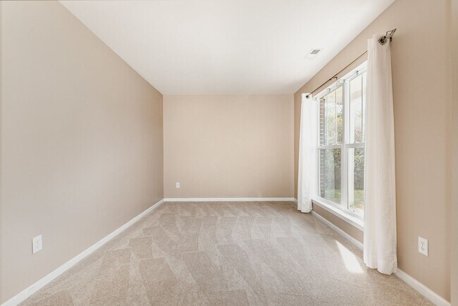 Building Photo - Room to Breathe! 5 Bedroom Home in Desirable Rolesville Location on .48 Acres