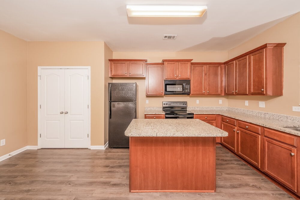 Building Photo - 4800 Deer Foot Cove