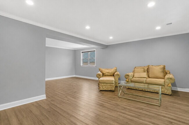 Building Photo - 3755 N Kostner Ave