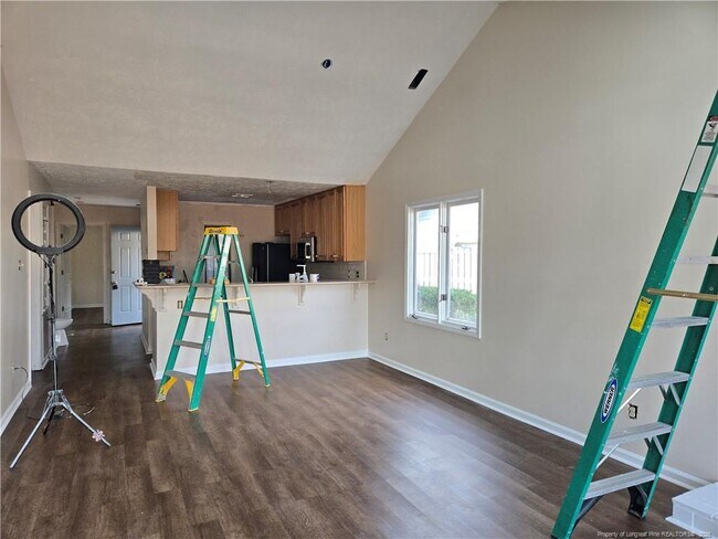 Building Photo - 185 Cranes Cove