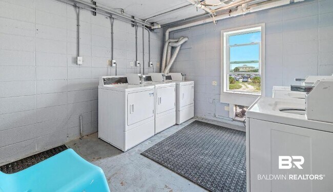 Building Photo - 200 E Beach Blvd