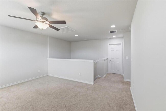 Building Photo - 704 Aliso Trail