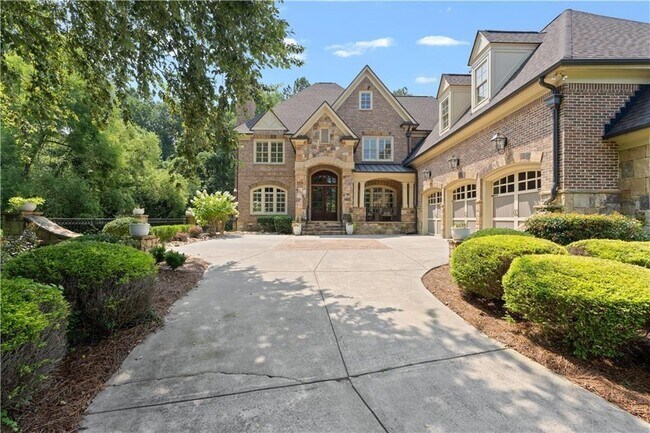 Building Photo - 6327 Howell Cobb Ct