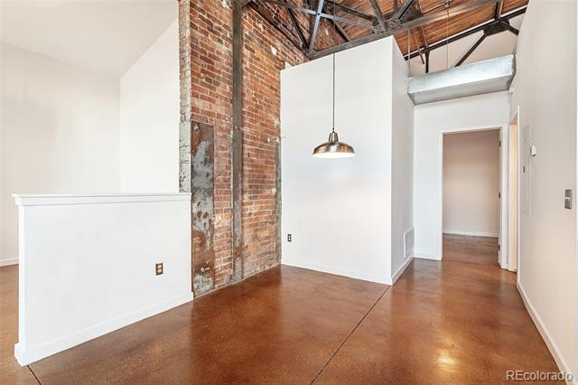 Building Photo - 3033 Blake St