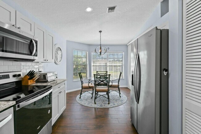 Building Photo - 252 Legendary Cir
