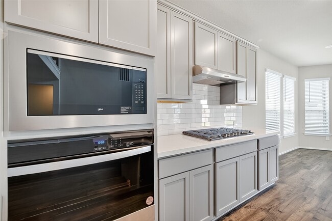 Building Photo - 411 Sunlit Vly Cir