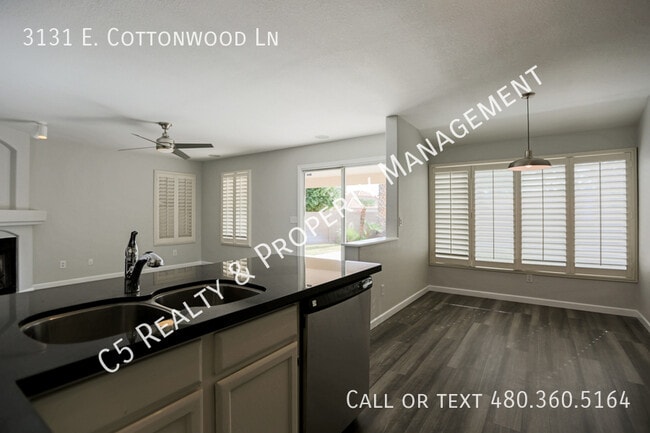 Building Photo - 3131 E Cottonwood Ln