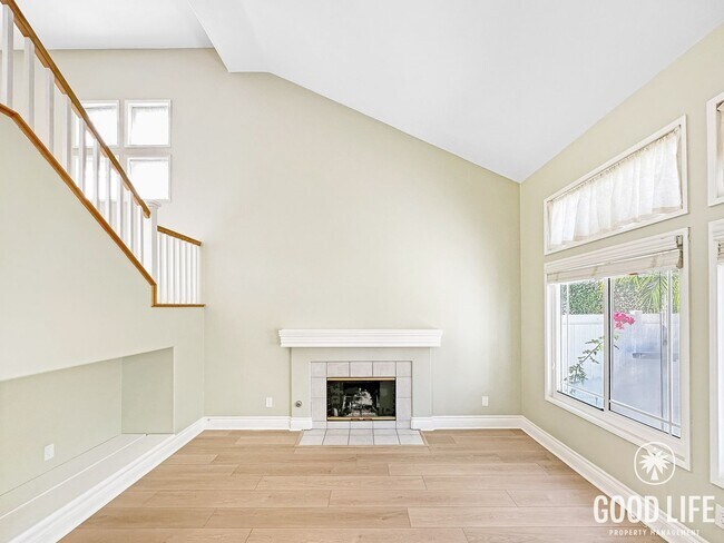 Building Photo - Beautiful 3-Bed Home w/ Vaulted Ceilings, Stainless Appliances, Private Backyard & 2-Car Garage