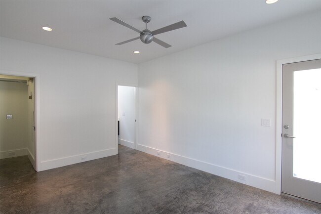 Building Photo - 5301 Chenevert St