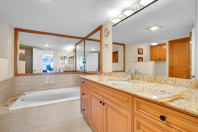 Building Photo - 4101 N Ocean Blvd