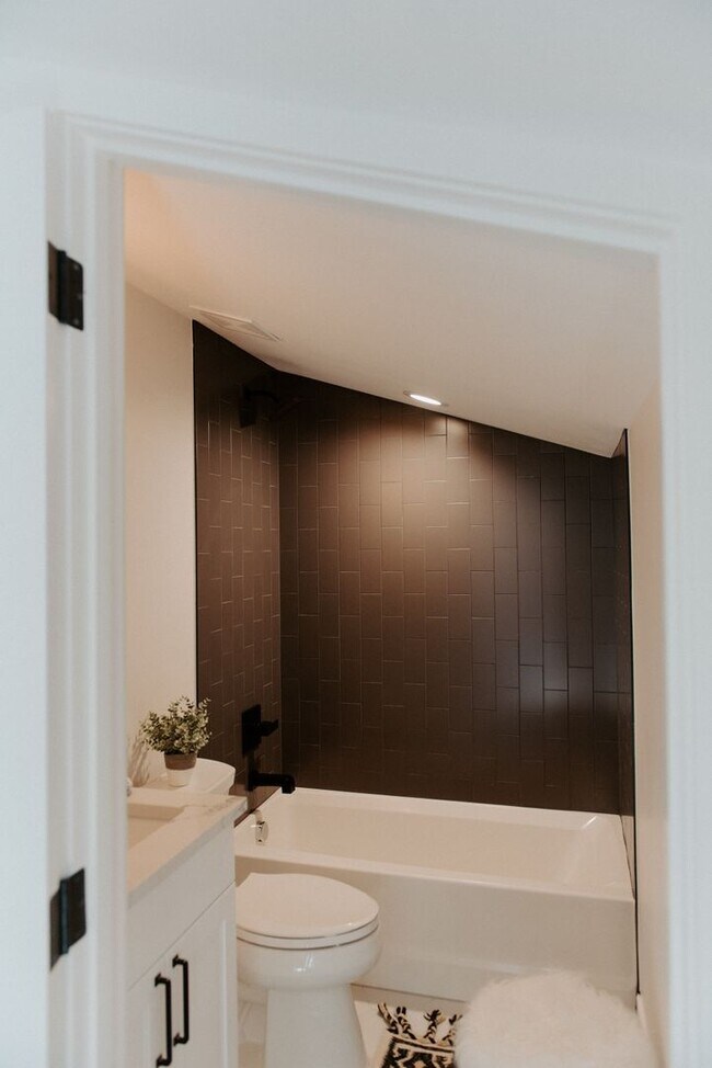 Building Photo - 2 Bed/2 Bath Historic Church Conversion in...
