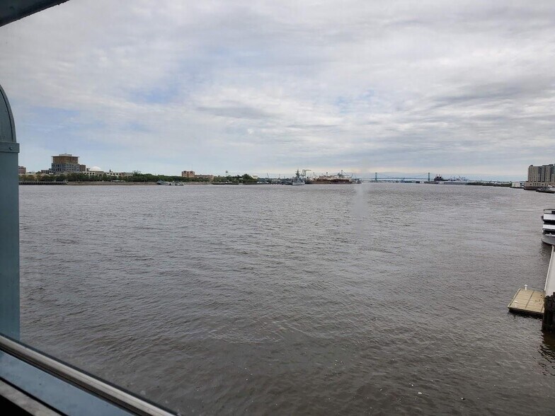 Building Photo - 3 N Christopher Columbus Blvd