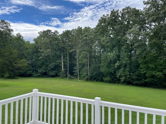 Building Photo - Beautiful 2 Bed, 1 Bath Brick Home in coun...