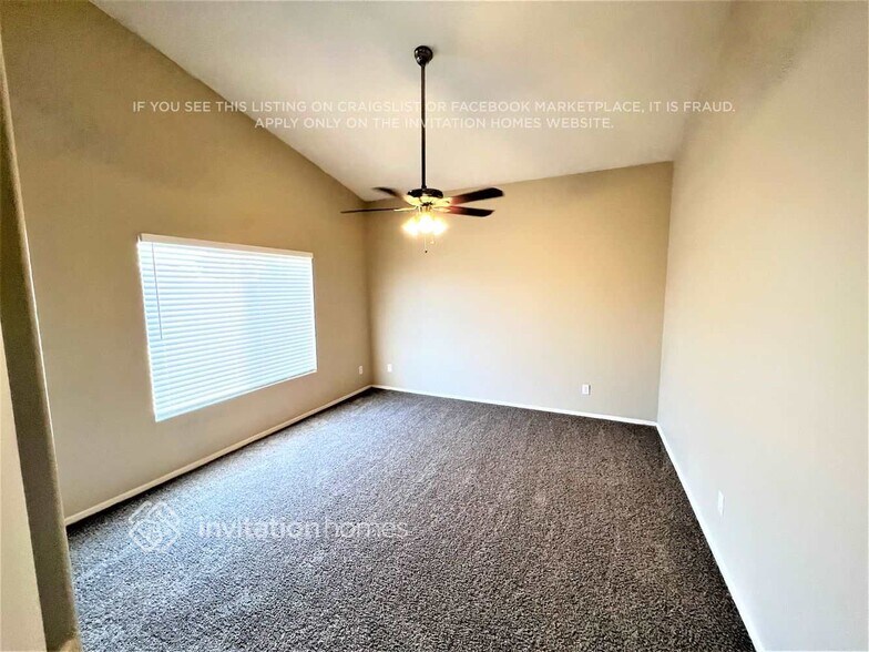 Building Photo - 1057 S Wildrose Cir