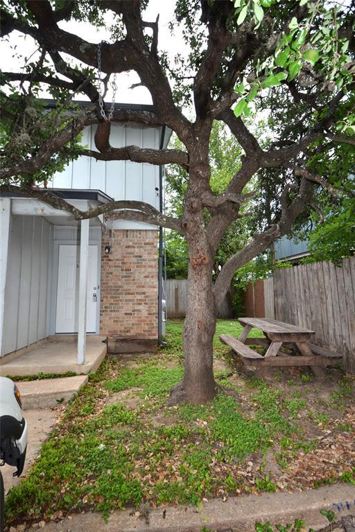 Building Photo - 1202 Southport Dr