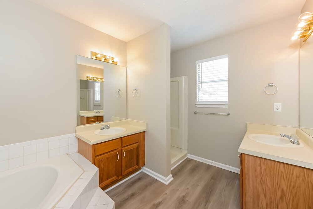 Building Photo - 316 Mill Glen Ct