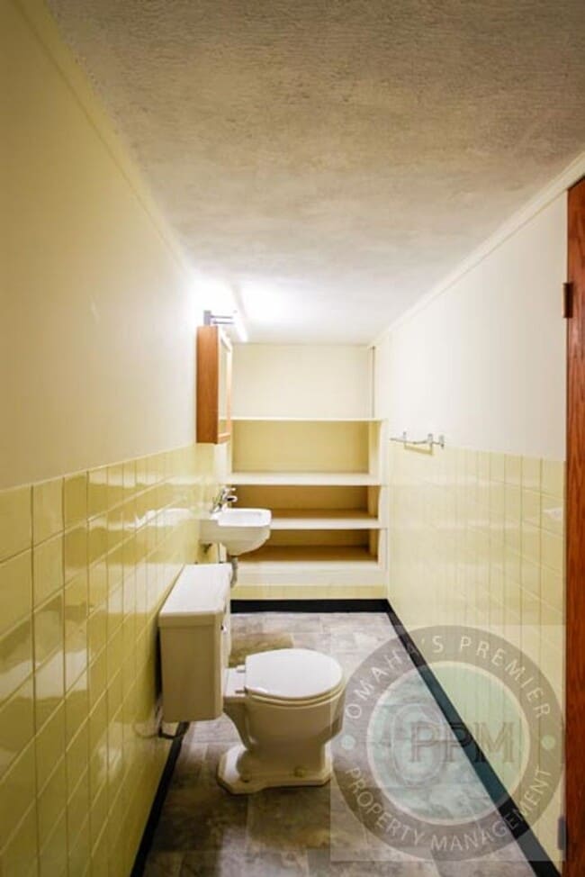 Building Photo - Comfortable 3 Bd /1.5 Ba Home  $500.00 off Deposit!!!