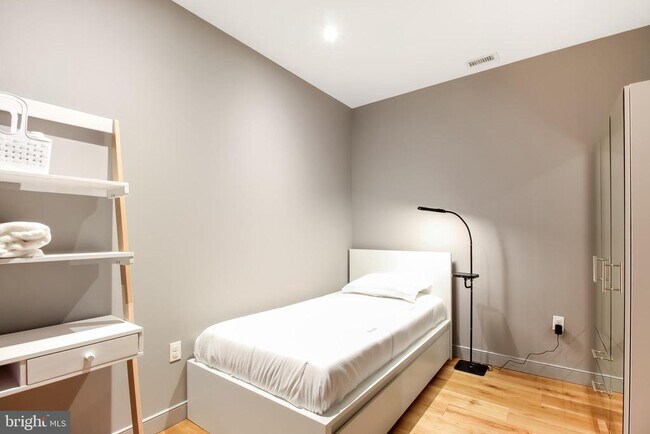 Building Photo - 448 K St NW