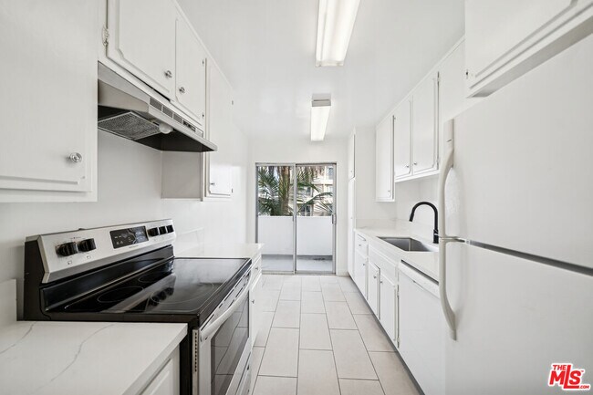 Building Photo - 131 Orlando Ave