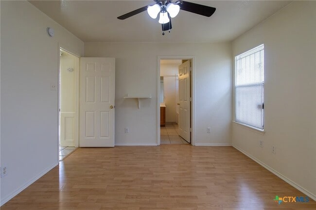 Building Photo - 1203 Fox Creek Dr