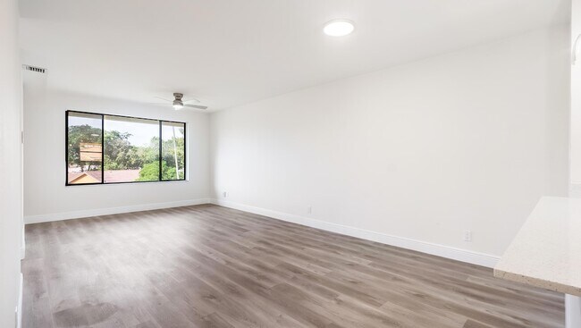 Building Photo - 11477 NW 39th Ct