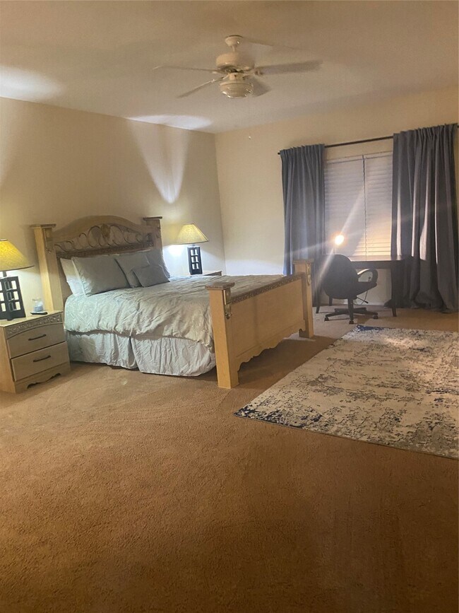 Building Photo - 580 Wilcrest Dr