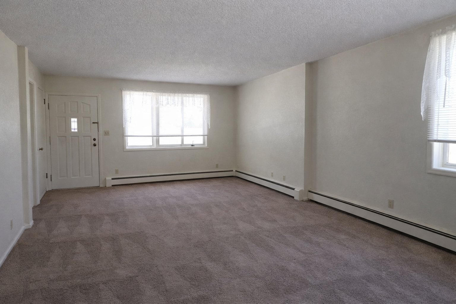 Building Photo - 1321 Walnut St