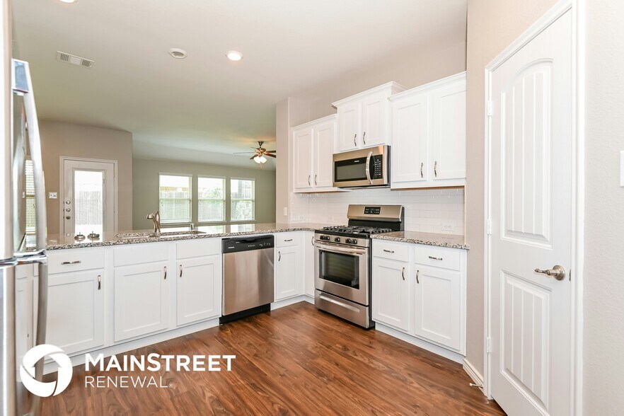 Building Photo - 571 Kara Dr